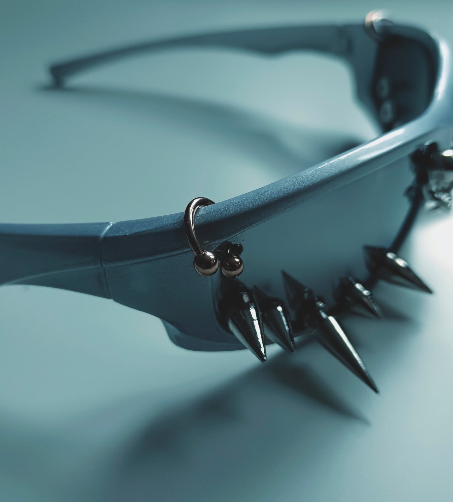 SPIKE_GLASSES_Y2K_SILVER_01