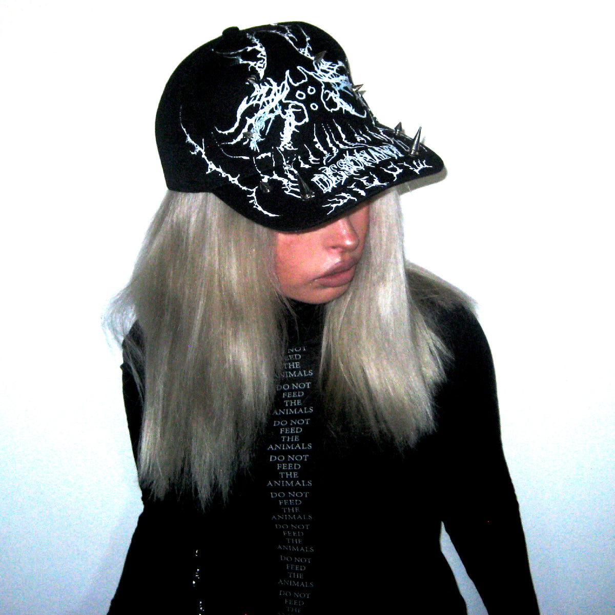 CAP_DISSONANT_BLACK