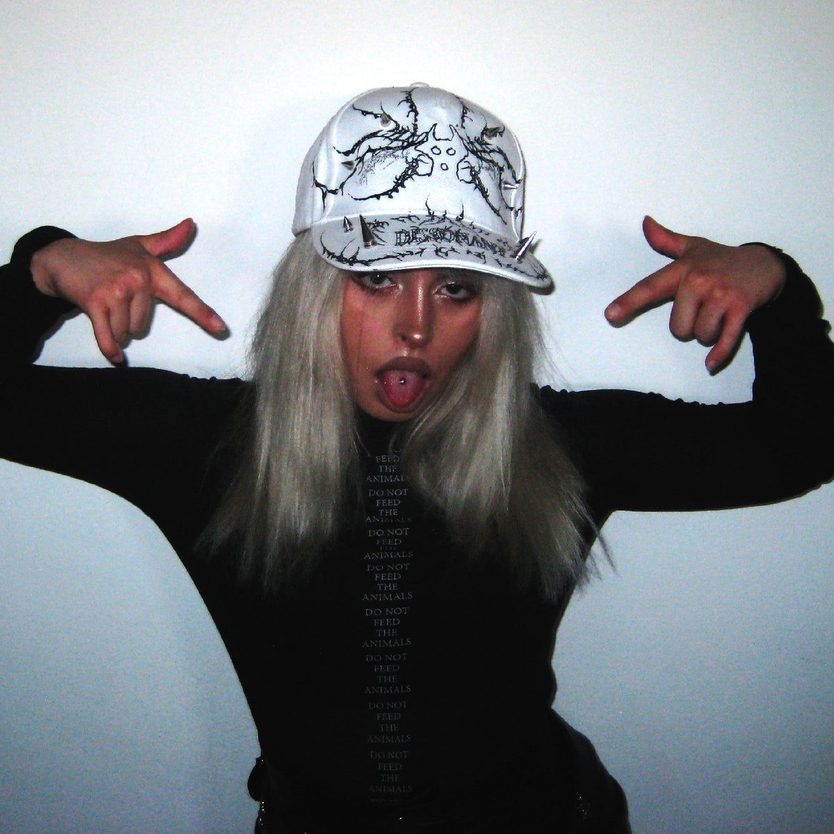 CAP_DISSONANT_WHITE